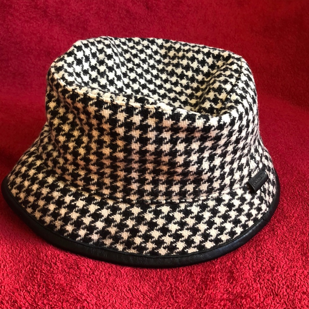 Coach houndstooth bucket hat
